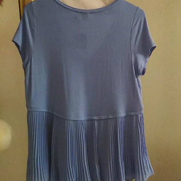 Top - Picture 2 of 9